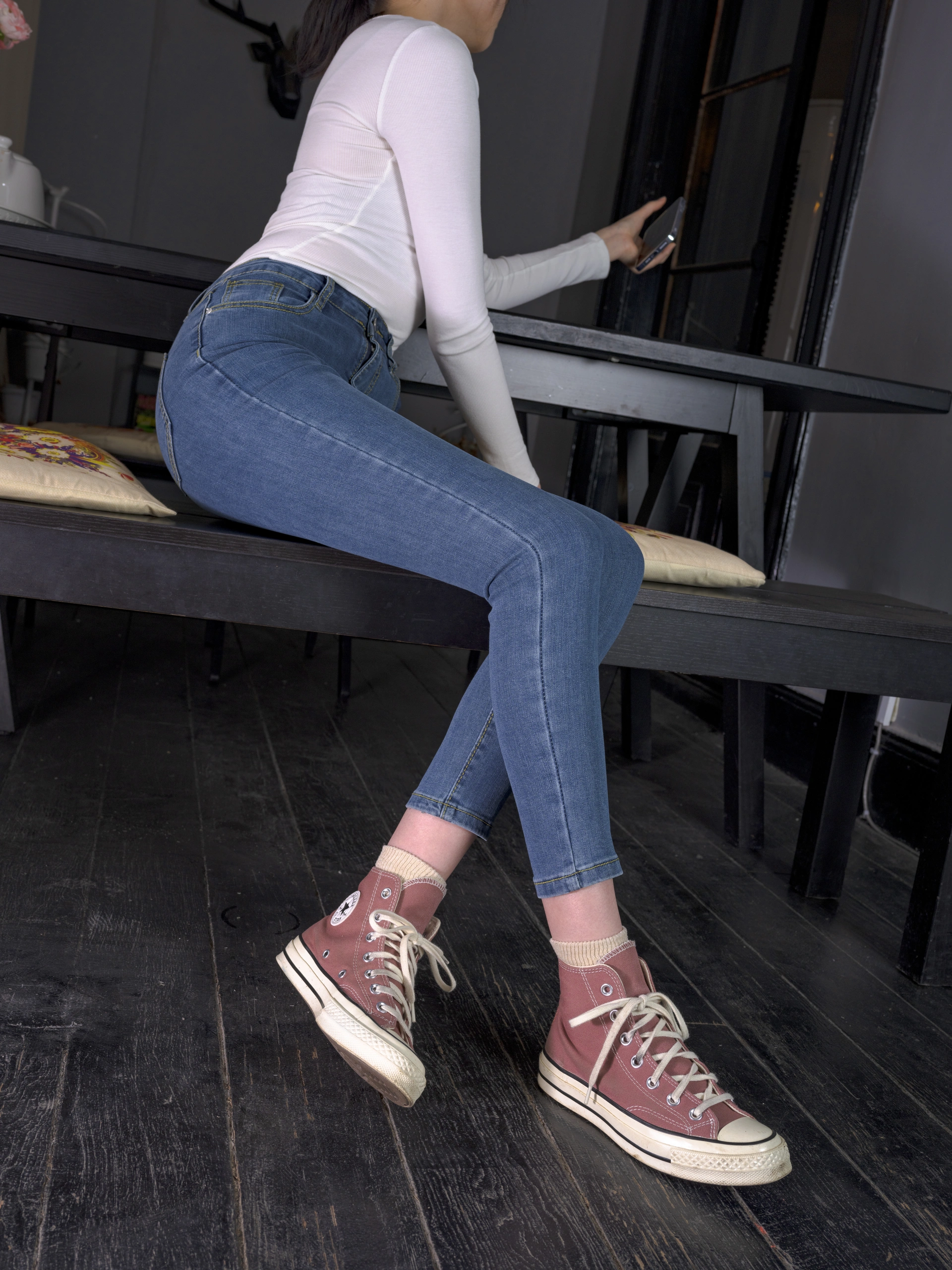 森萝财团写真 – Aika 裸足插图